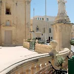 The King George Village Boutique Living 3*
