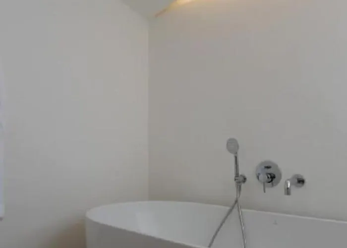 The King George Village Boutique Living Hotel 3*