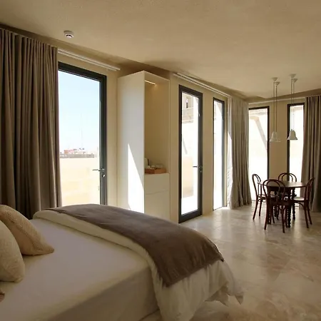 The King George Village Boutique Living Отель
