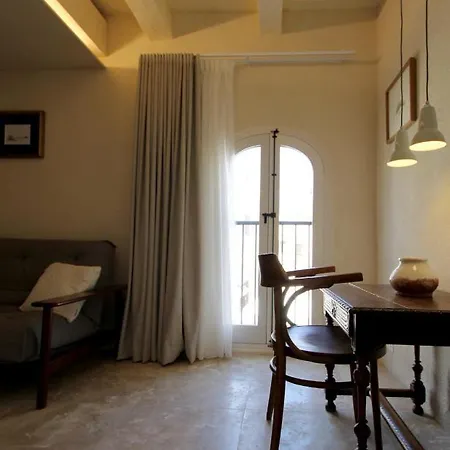 Hotell The King George Village Boutique Living