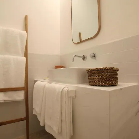 The King George Village Boutique Living 호텔