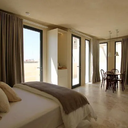 The King George Village Boutique Living 호텔