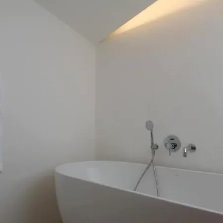 The King George Village Boutique Living Hotell 3*