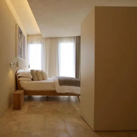 The King George Village Boutique Living Hotell 3*