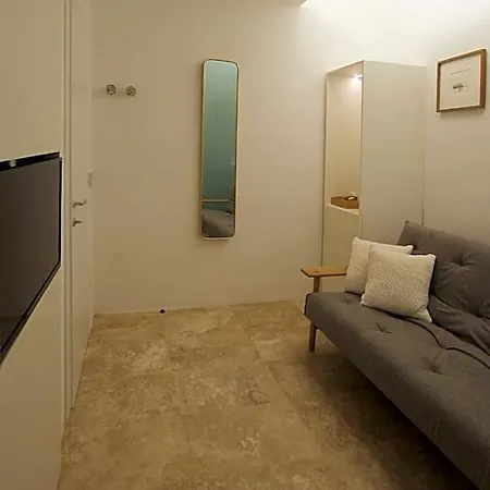 Hotel The King George Village Boutique Living 3*