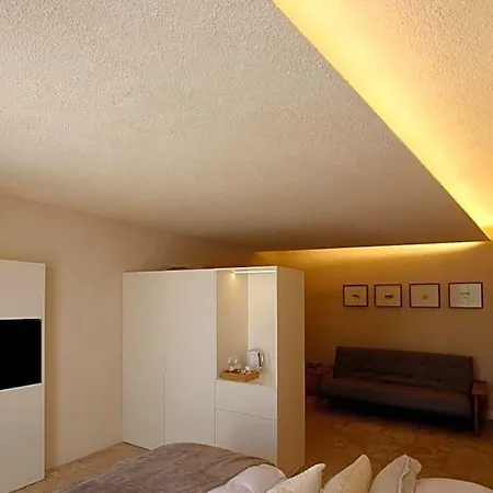 The King George Village Boutique Living Hotell