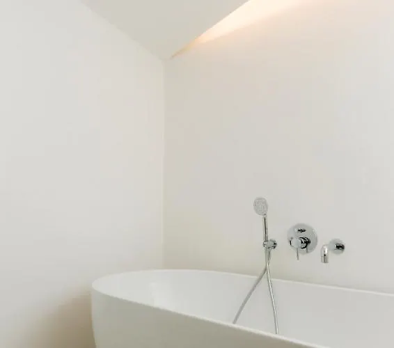 Hotel The King George Village Boutique Living 3*