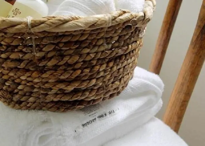 酒店 The King George Village Boutique Living 3*